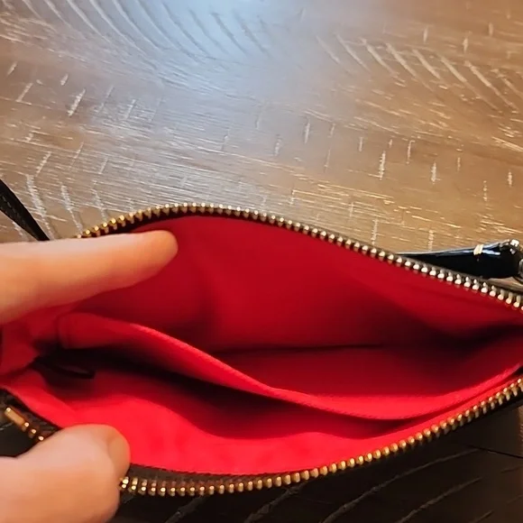 Dooney & Bourke 1975 Slim Black Leather Wristlet Gold Hardware - Picture 4 of 7